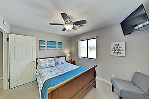 Luxe Retreat - Backyard Oasis