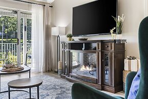 Vansen's Golfshores Inviting, Cozy Condo on Golf Course!