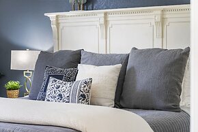 Vansen's Golfshores Inviting, Cozy Condo on Golf Course!