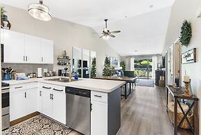 Vansen's Golfshores Inviting, Cozy Condo on Golf Course!