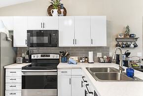 Vansen's Golfshores Inviting, Cozy Condo on Golf Course!