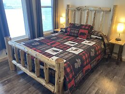 Keweenaw Waters Resort