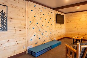 Keweenaw Waters Resort