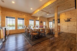 Keweenaw Waters Resort