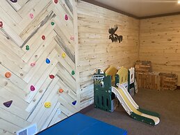 Keweenaw Waters Resort