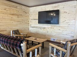 Keweenaw Waters Resort