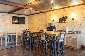 Keweenaw Waters Resort