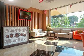 Front One Hotel Airport Solo