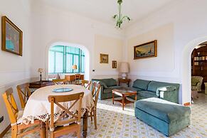 Villa Paola - Hidden Panoramic Garden and Terraces