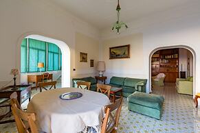 Villa Paola - Hidden Panoramic Garden and Terraces