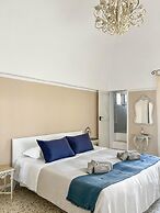 TD Casa Altomare w Terrace Over Historic Center