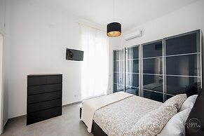 Poerio 98 Luxury Apartment