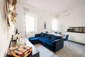 Poerio 98 Luxury Apartment