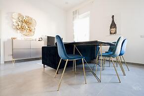 Poerio 98 Luxury Apartment