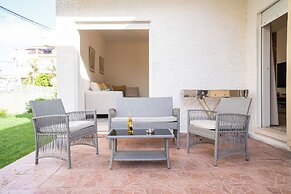 Supreme 4BR Villa With Garden & Sea View