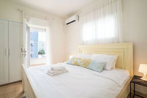 Supreme 4BR Villa With Garden & Sea View