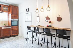 Supreme 4BR Villa With Garden & Sea View