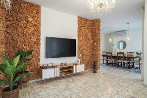 Supreme 4BR Villa With Garden & Sea View