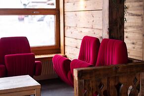 Peanut Mountain Lodge