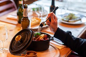 Peanut Mountain Lodge