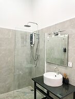 The Birdcage Boutique