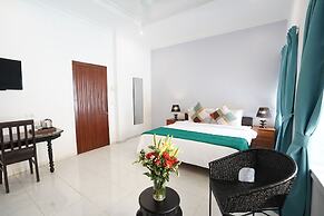 The Birdcage Boutique