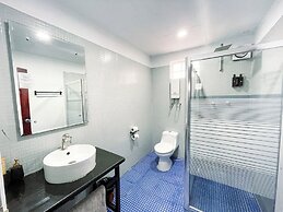 The Birdcage Boutique