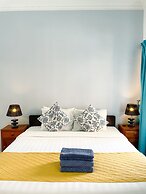 The Birdcage Boutique