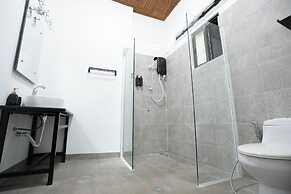 The Birdcage Boutique