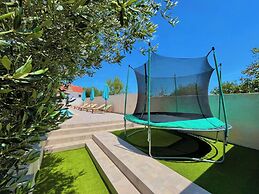 Holiday Home Mary with Pool