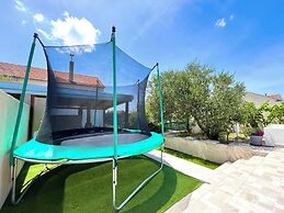 Holiday Home Mary with Pool