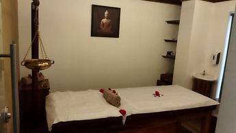 Chandys Drizzle Drops Munnar Top Station