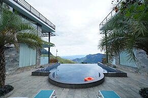 Chandys Drizzle Drops Munnar Top Station