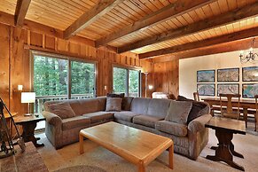 Hemlock Ridge 2b: Charming Two Floor Condo In The Heart Of Killington.