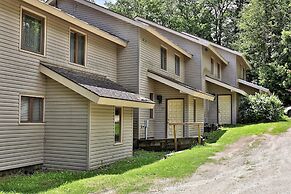 Hemlock Ridge 2b: Charming Two Floor Condo In The Heart Of Killington.