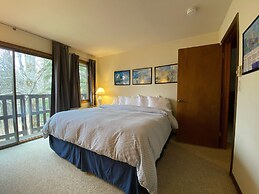 Hemlock Ridge 2b: Charming Two Floor Condo In The Heart Of Killington.