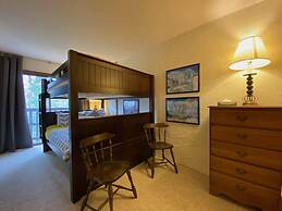 Hemlock Ridge 2b: Charming Two Floor Condo In The Heart Of Killington.