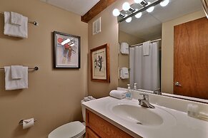 Hemlock Ridge 2b: Charming Two Floor Condo In The Heart Of Killington.