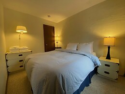 Hemlock Ridge 2b: Charming Two Floor Condo In The Heart Of Killington.