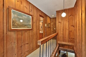Hemlock Ridge 2b: Charming Two Floor Condo In The Heart Of Killington.