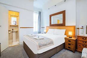 OYO The Lodge Bournemouth