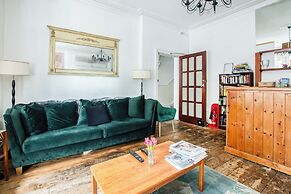 OYO The Lodge Bournemouth