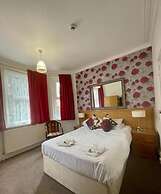 OYO The Lodge Bournemouth