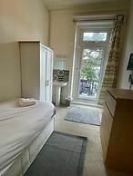 OYO The Lodge Bournemouth