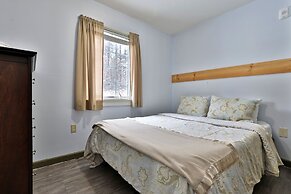 The Killington Bigelow Chalet: Large Ski Home. 8 Br/4.5 Ba/16 People. 