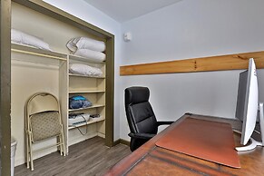 The Killington Bigelow Chalet: Large Ski Home. 8 Br/4.5 Ba/16 People. 