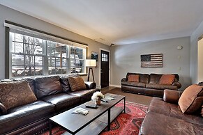 The Killington Bigelow Chalet: Large Ski Home. 8 Br/4.5 Ba/16 People. 