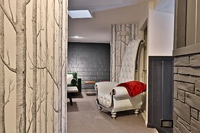 Rent An Inn! Takeover The Birch Ridge W/ Your Group. Mountain Lodge: 1