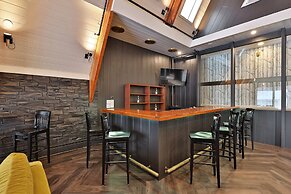 Rent An Inn! Takeover The Birch Ridge W/ Your Group. Mountain Lodge: 1