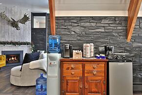 Rent An Inn! Takeover The Birch Ridge W/ Your Group. Mountain Lodge: 1